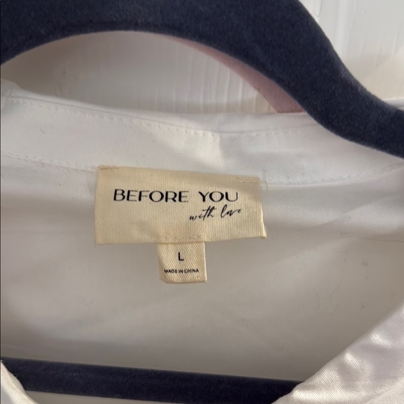 White Ruffled Collar Blouse - Picture 2 of 7